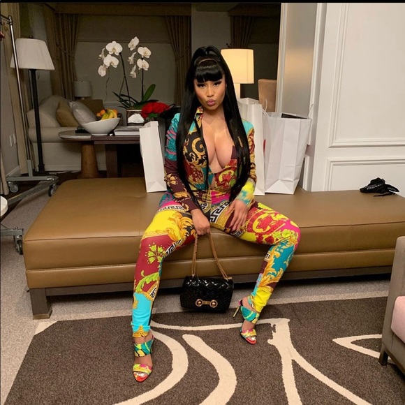 Versace - Picture 1 of 6